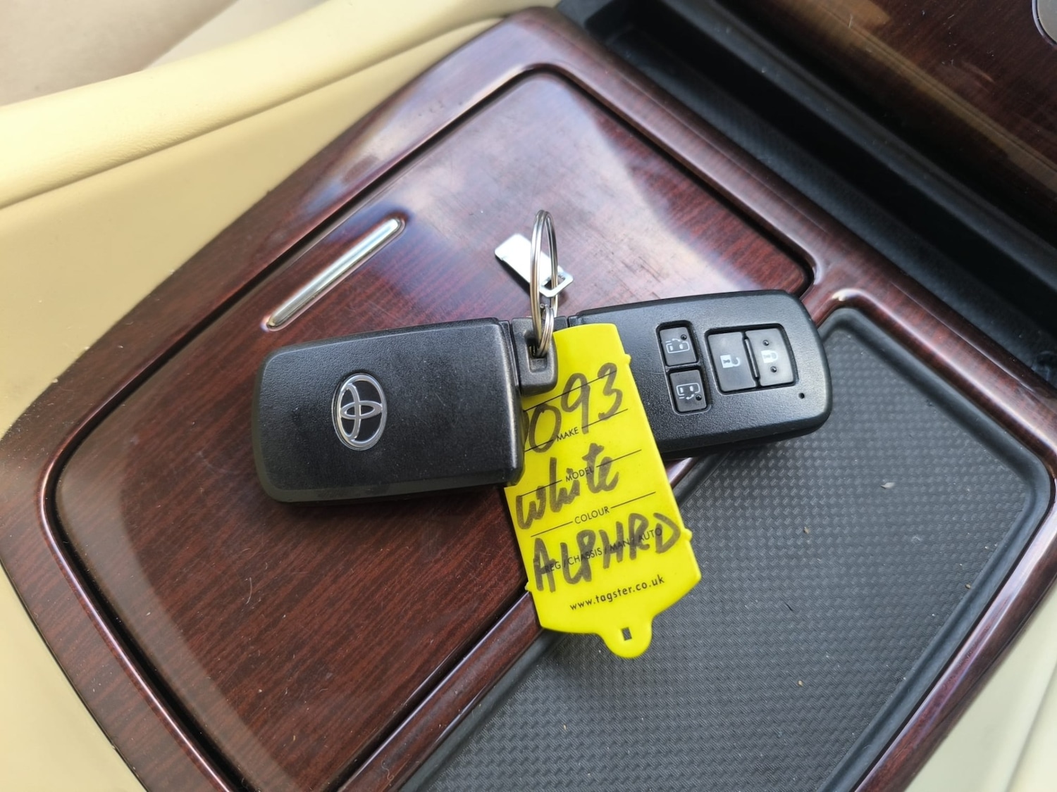 Used Toyota Alphard 2017 for sale - 77335700: Photo 39