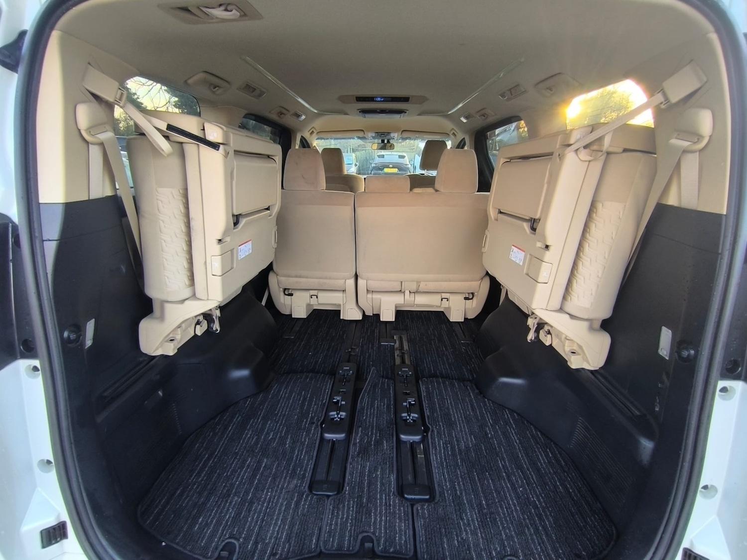 Used Toyota Alphard 2017 for sale - 77335700: Photo 41