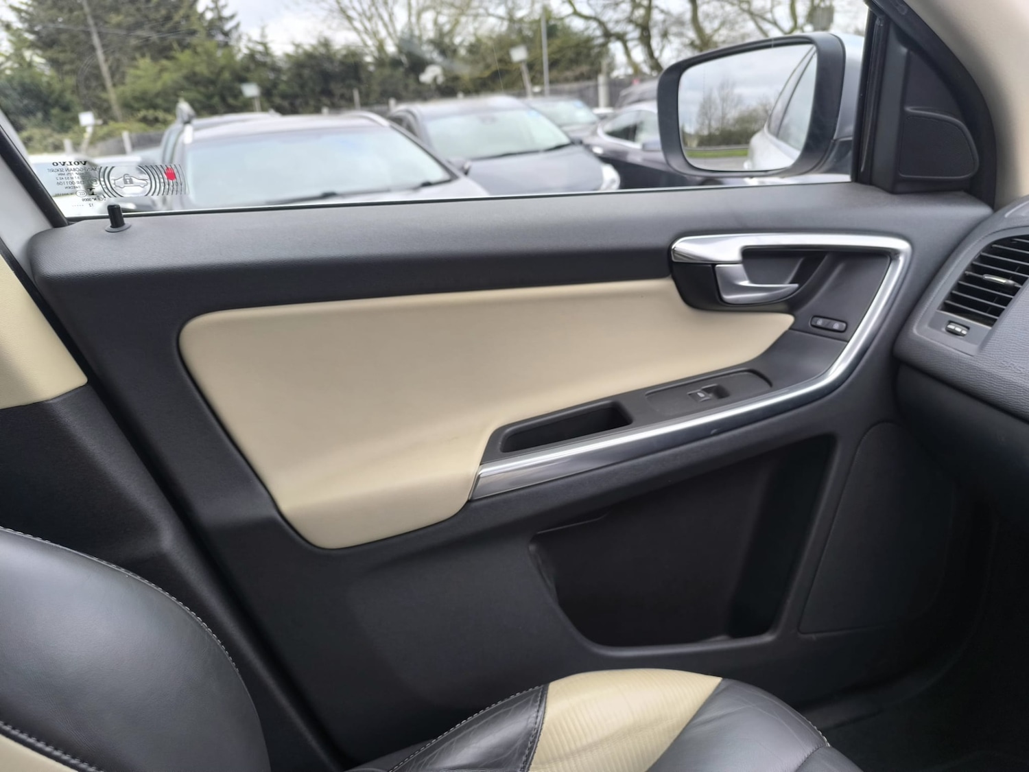 Used Volvo XC60 2013 for sale - 78011904: Photo 28