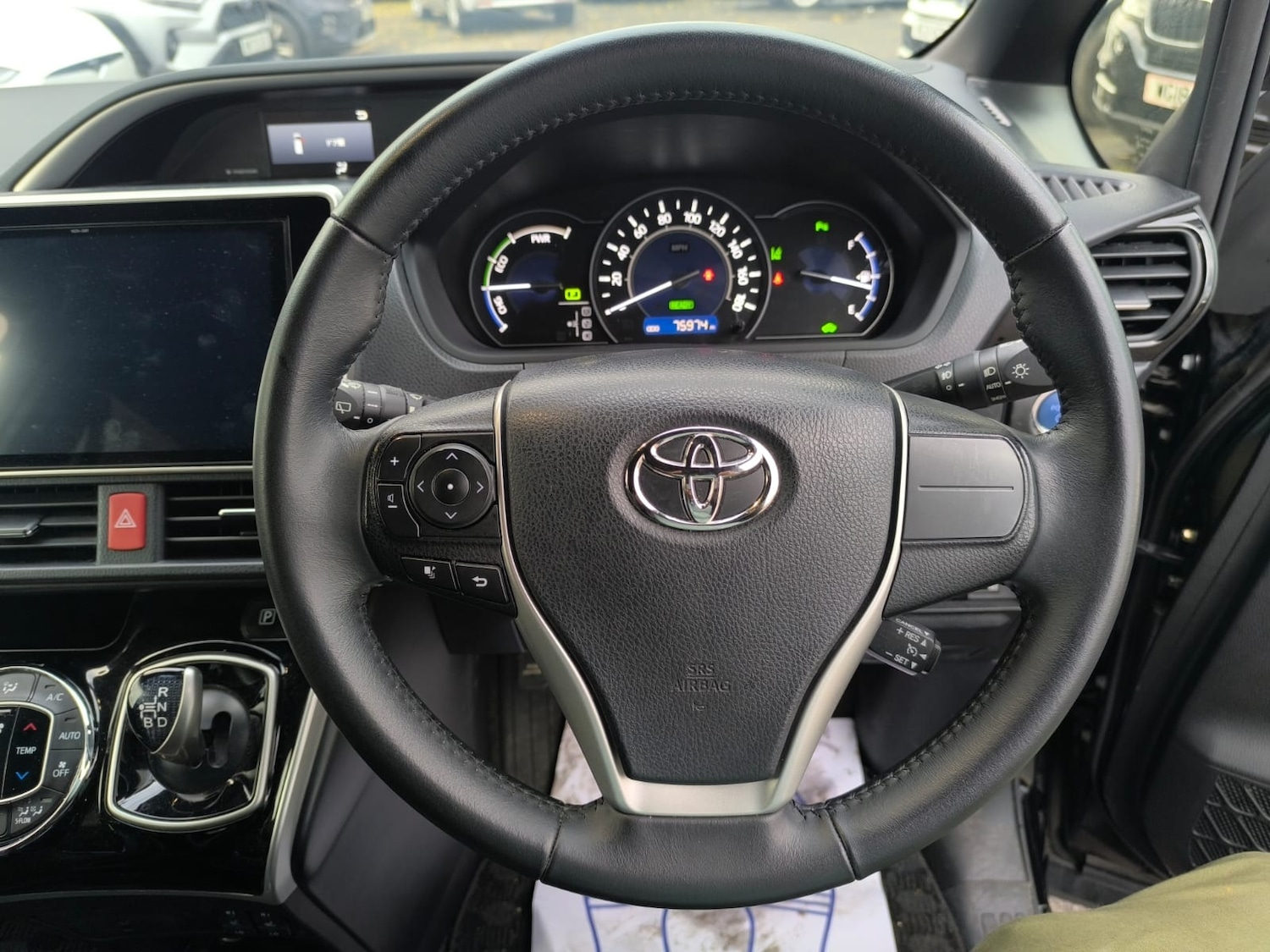 Used Toyota Voxy 2021 for sale - 76477356: Photo 17