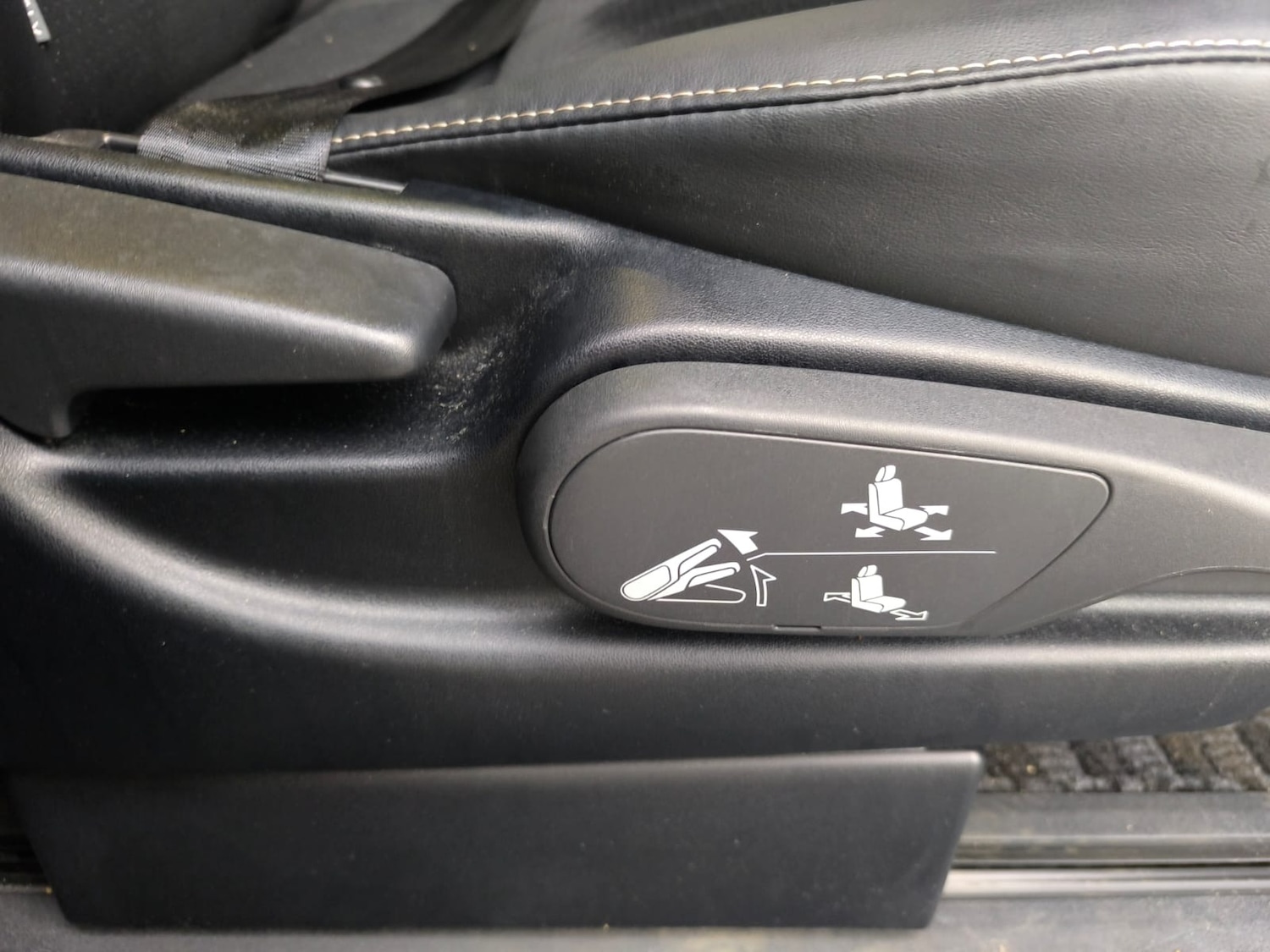 Used Toyota Voxy 2021 for sale - 76477356: Photo 27