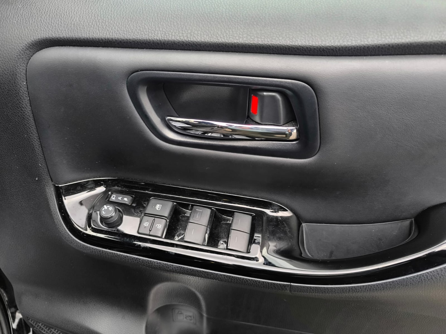 Used Toyota Voxy 2021 for sale - 76477356: Photo 30