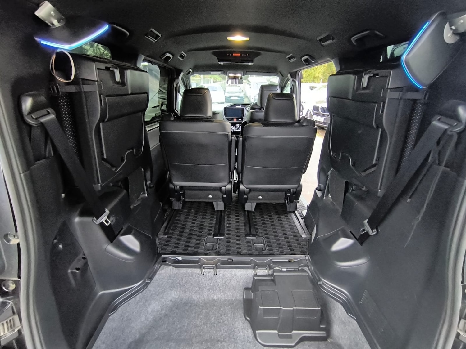 Used Toyota Voxy 2021 for sale - 76477356: Photo 32