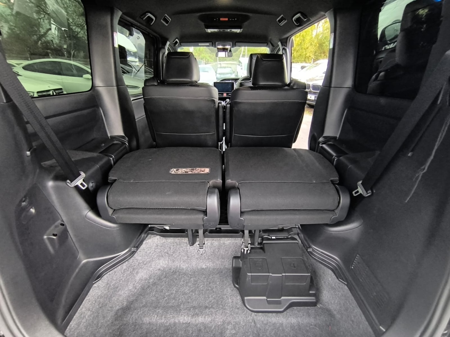 Used Toyota Voxy 2021 for sale - 76477356: Photo 35