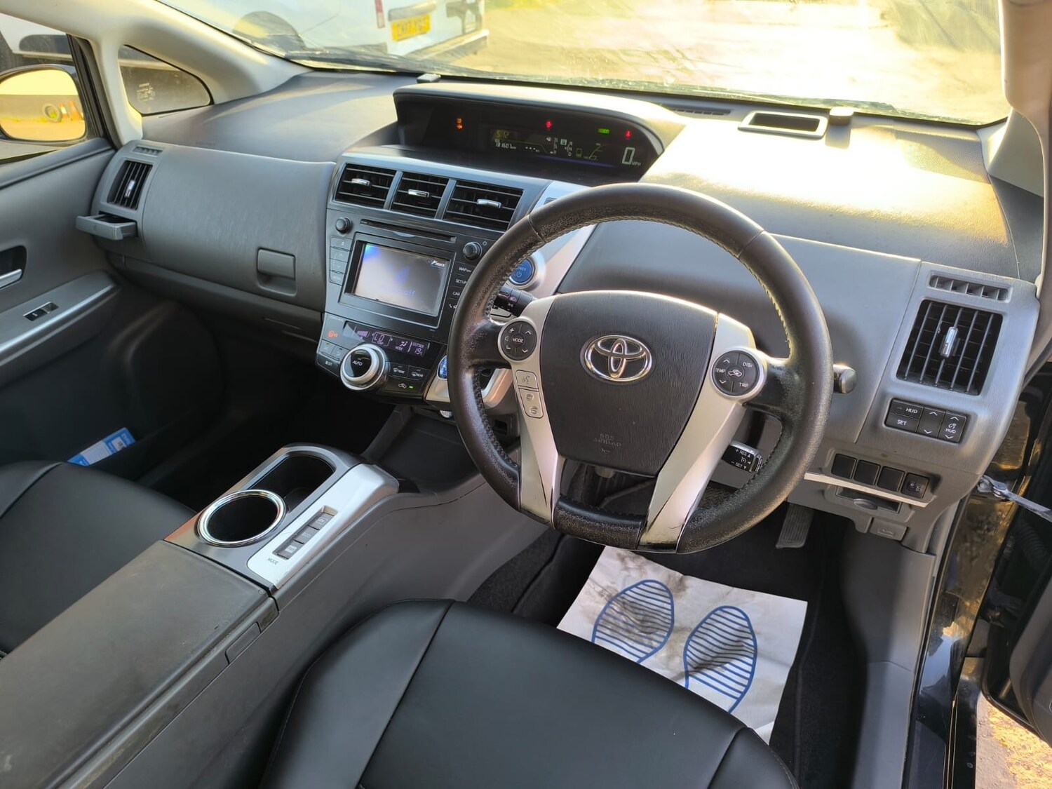 Used Toyota Prius+ 2015 for sale - 78210287: Photo 11