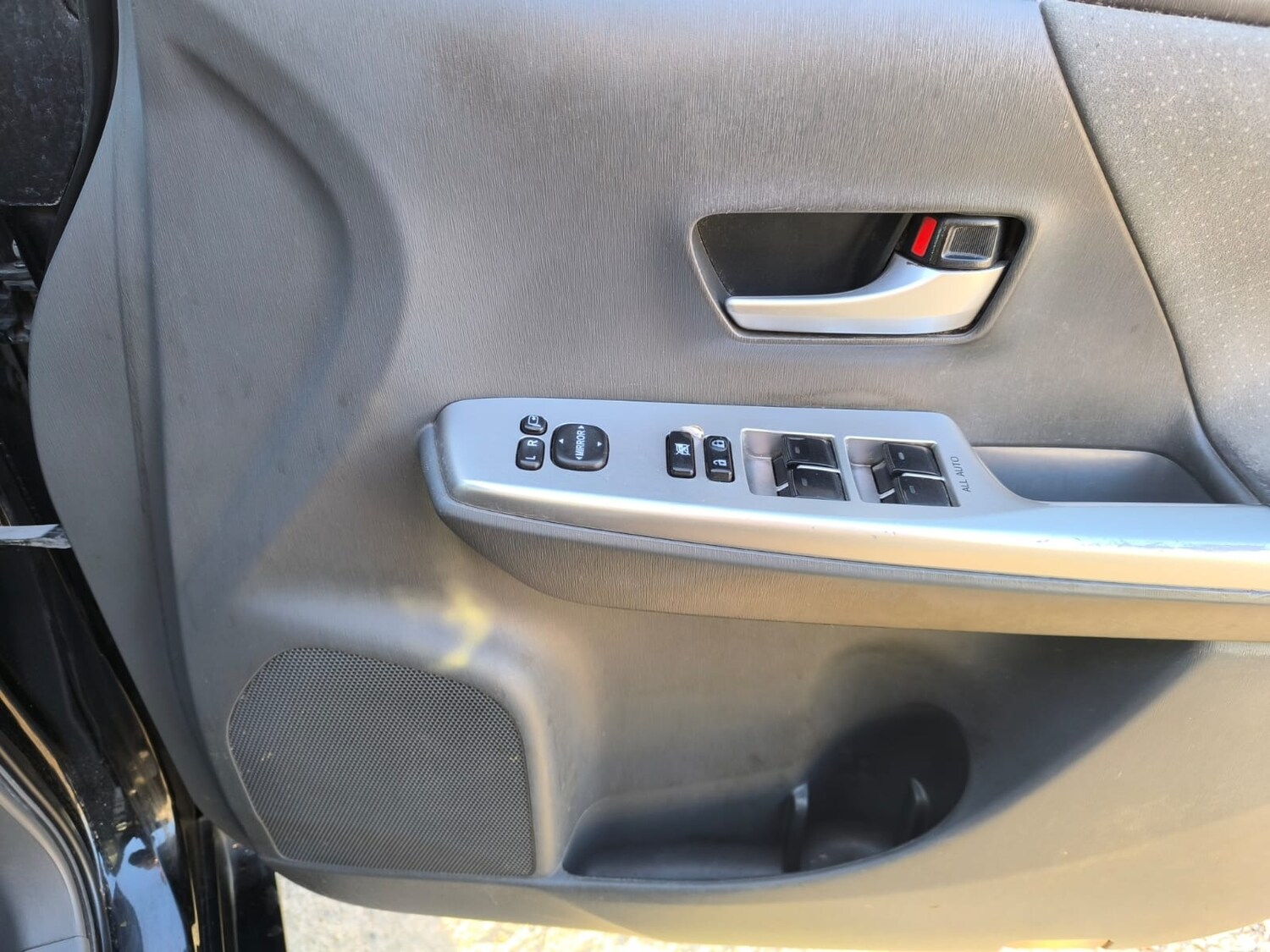 Used Toyota Prius+ 2015 for sale - 78210287: Photo 30