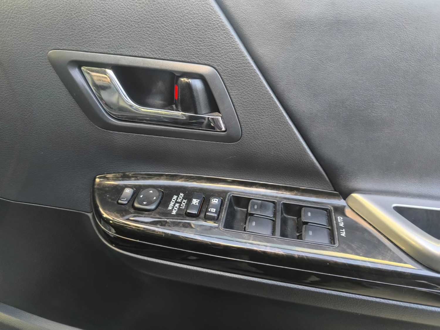 Used Toyota Alphard 2012 for sale - 76392348: Photo 33