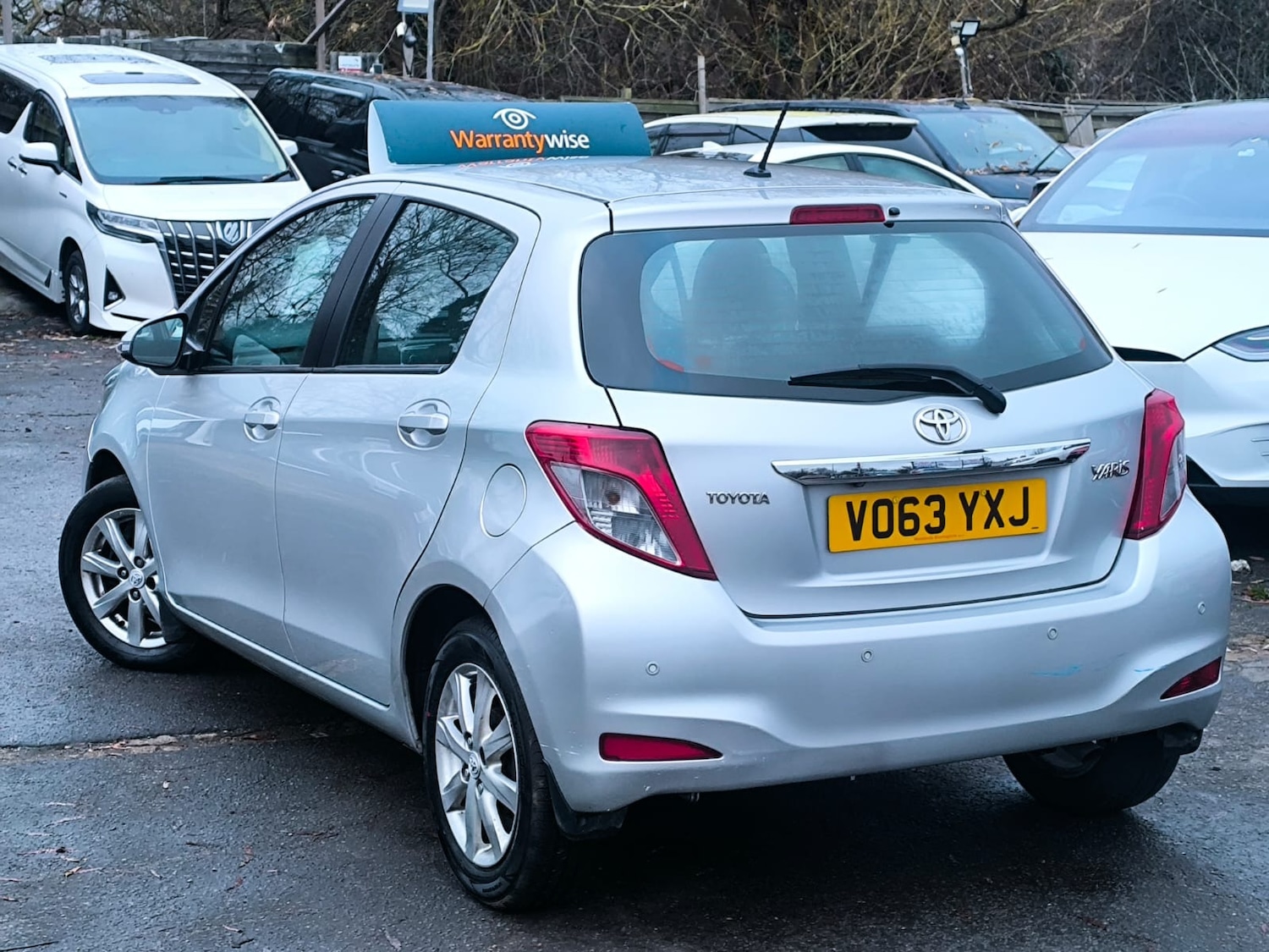 Used Toyota Yaris 2013 for sale - 76980328: Photo 4