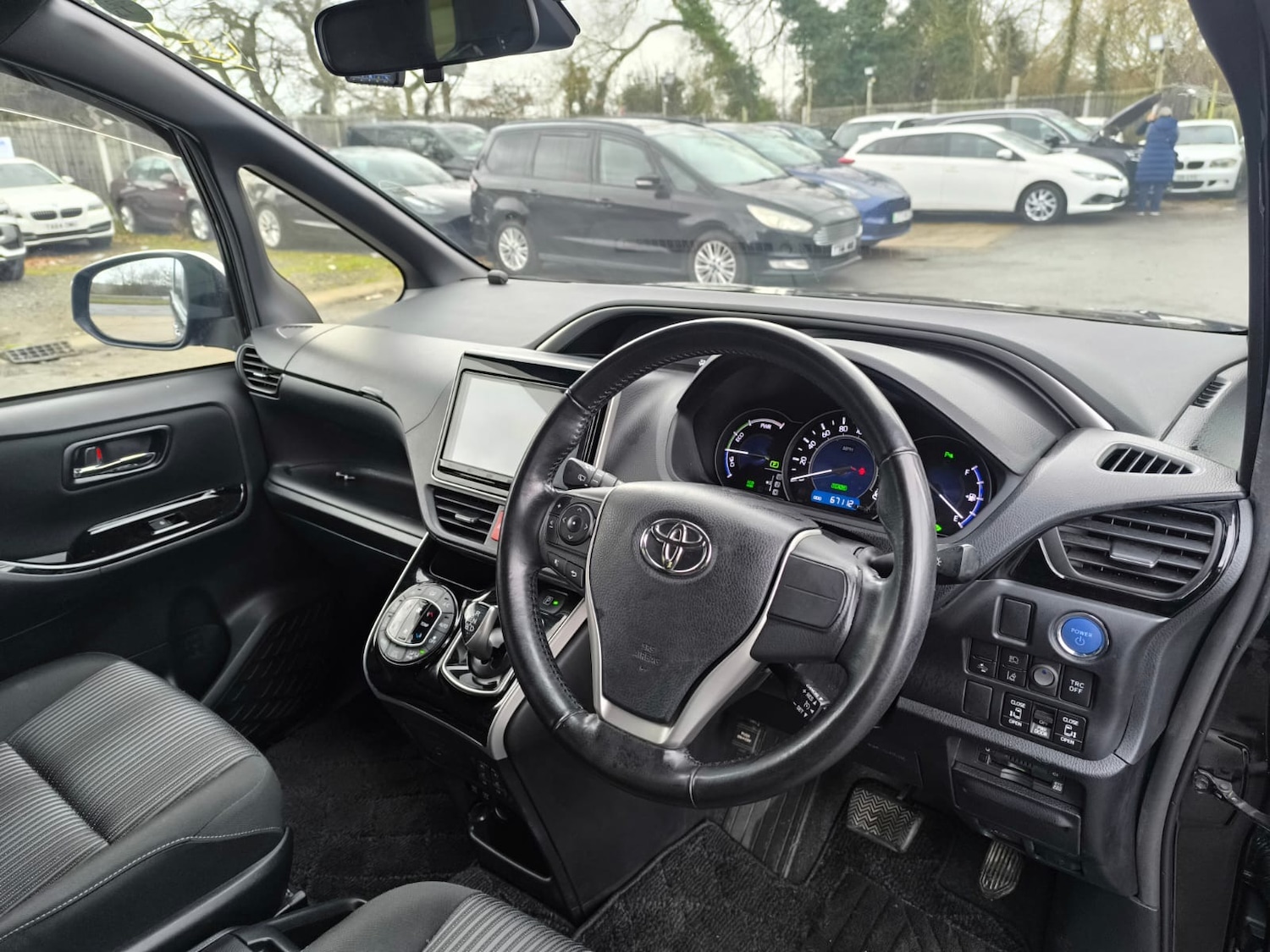 Used Toyota Voxy 2019 for sale - 77207976: Photo 10