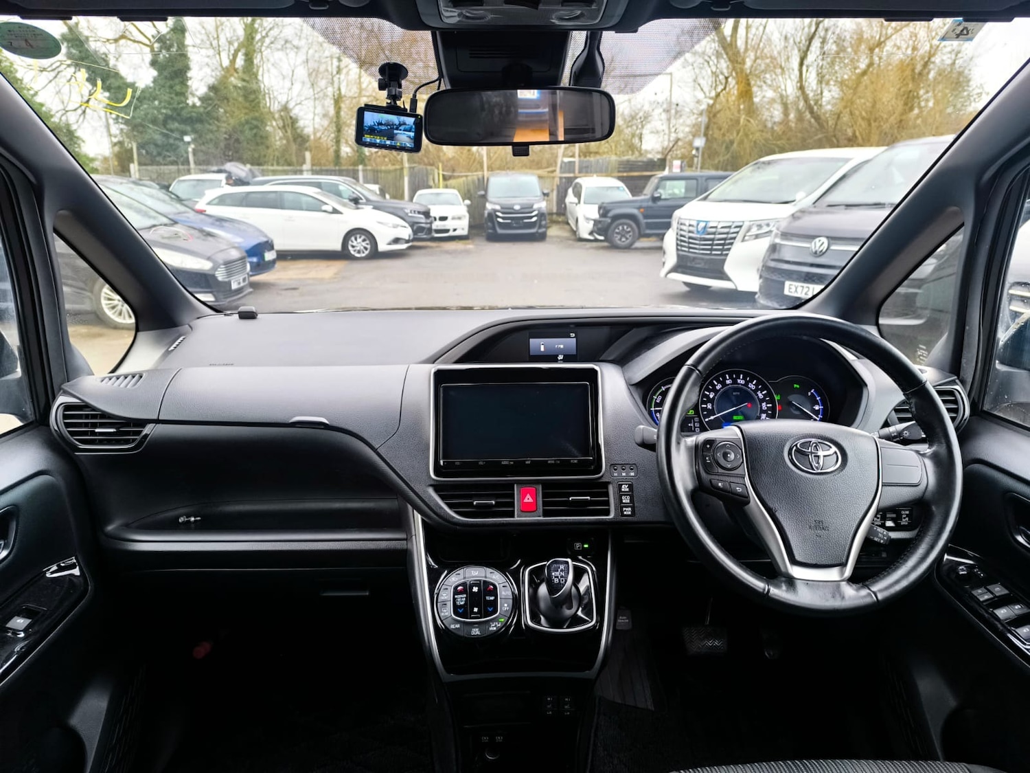 Used Toyota Voxy 2019 for sale - 77207976: Photo 15