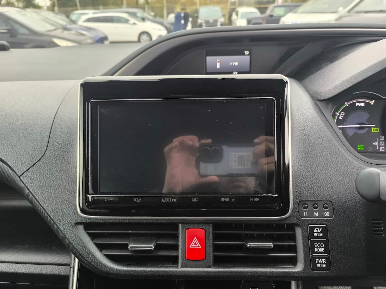 Used Toyota Voxy 2019 for sale - 77207976: Photo 21