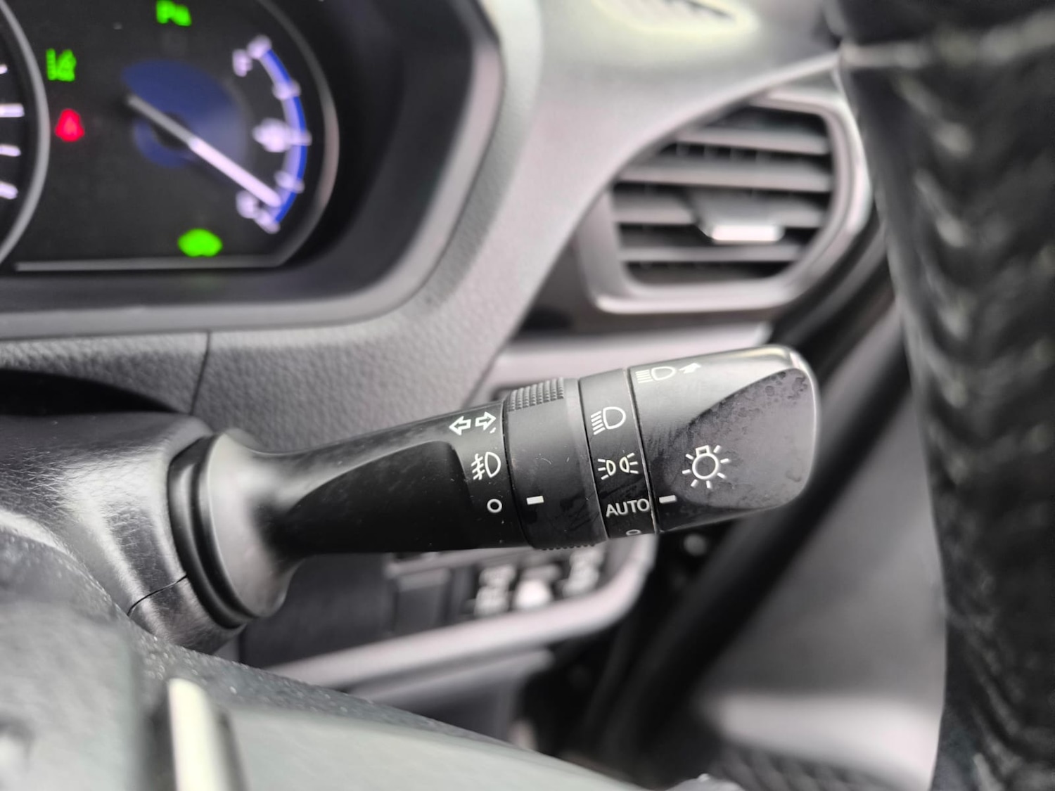 Used Toyota Voxy 2019 for sale - 77207976: Photo 25