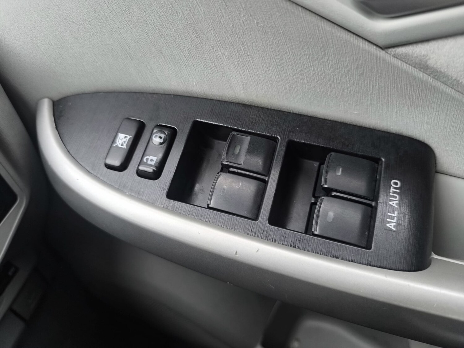 Used Toyota Prius 2015 for sale - 77663775: Photo 28