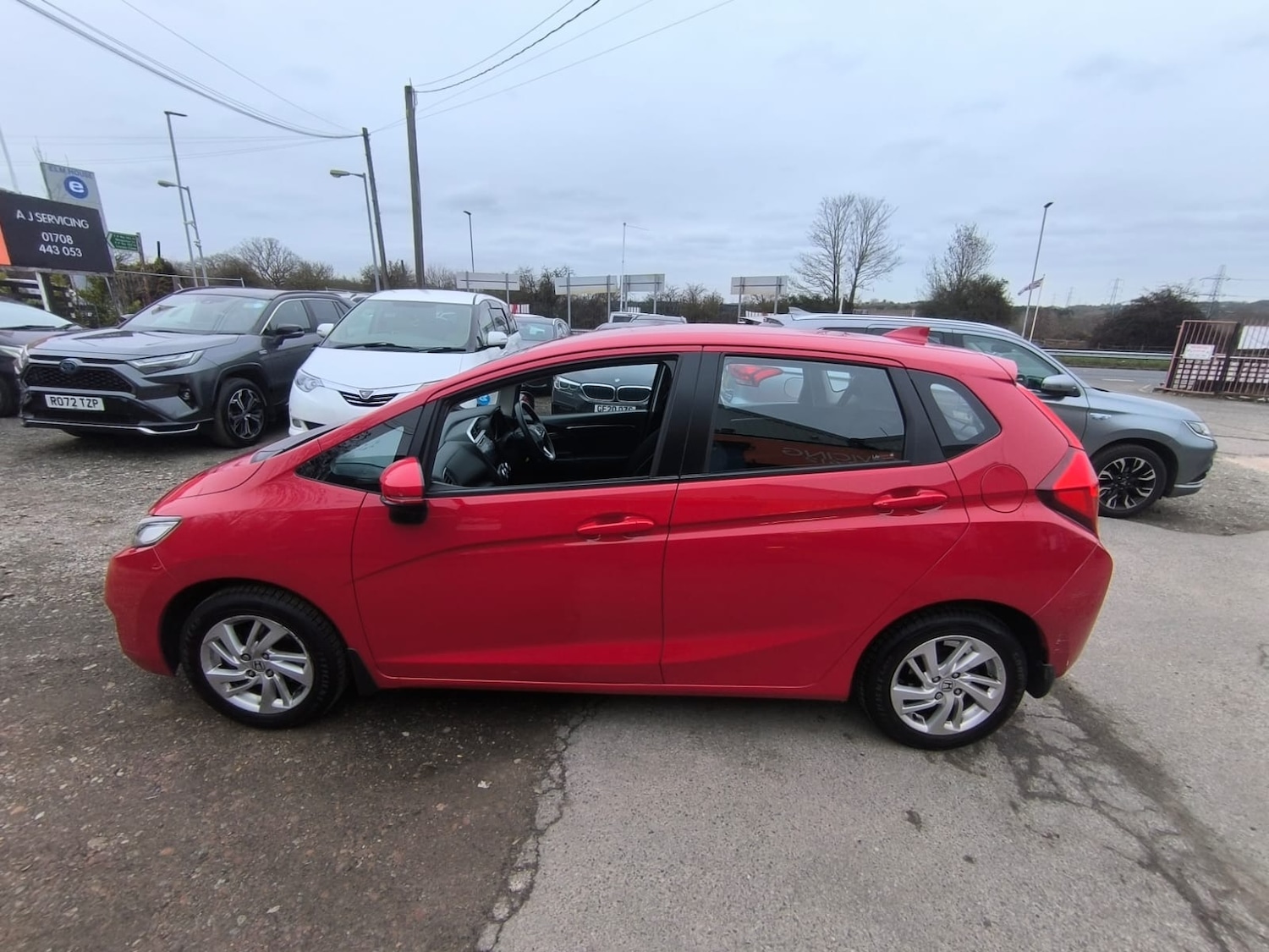 Used Honda Jazz 2017 for sale - 77686104: Photo 6