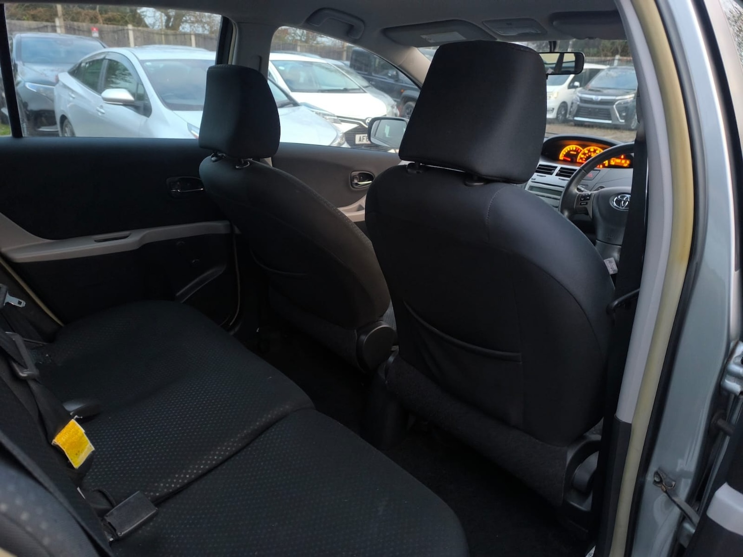 Used Toyota Yaris 2010 for sale - 77001964: Photo 12