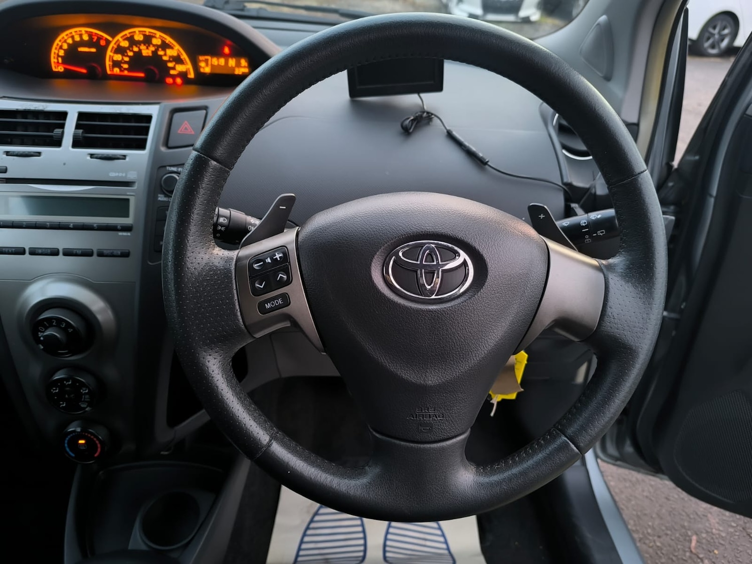 Used Toyota Yaris 2010 for sale - 77001964: Photo 15