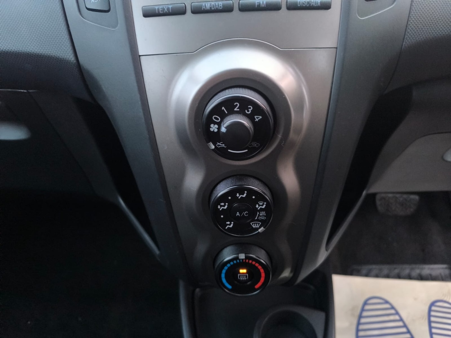 Used Toyota Yaris 2010 for sale - 77001964: Photo 31