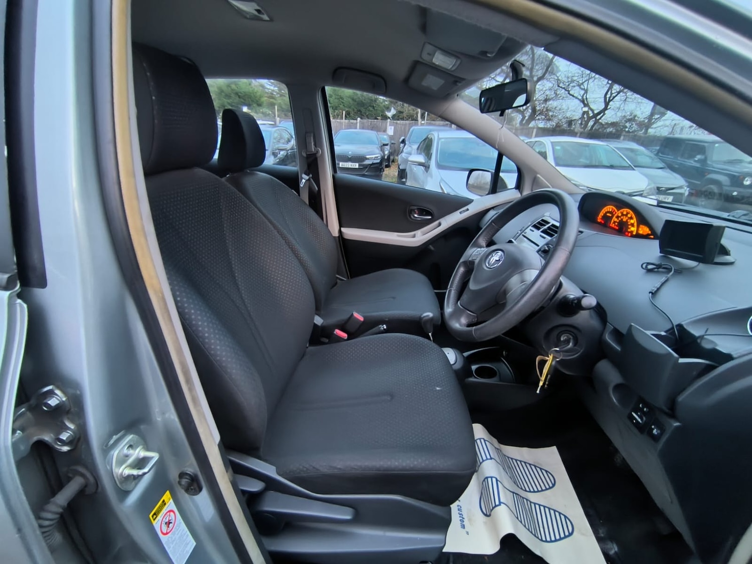 Used Toyota Yaris 2010 for sale - 77001964: Photo 9