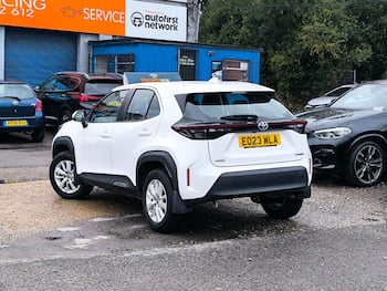 Used Toyota Yaris Cross 2023 for sale - 79683389: Photo