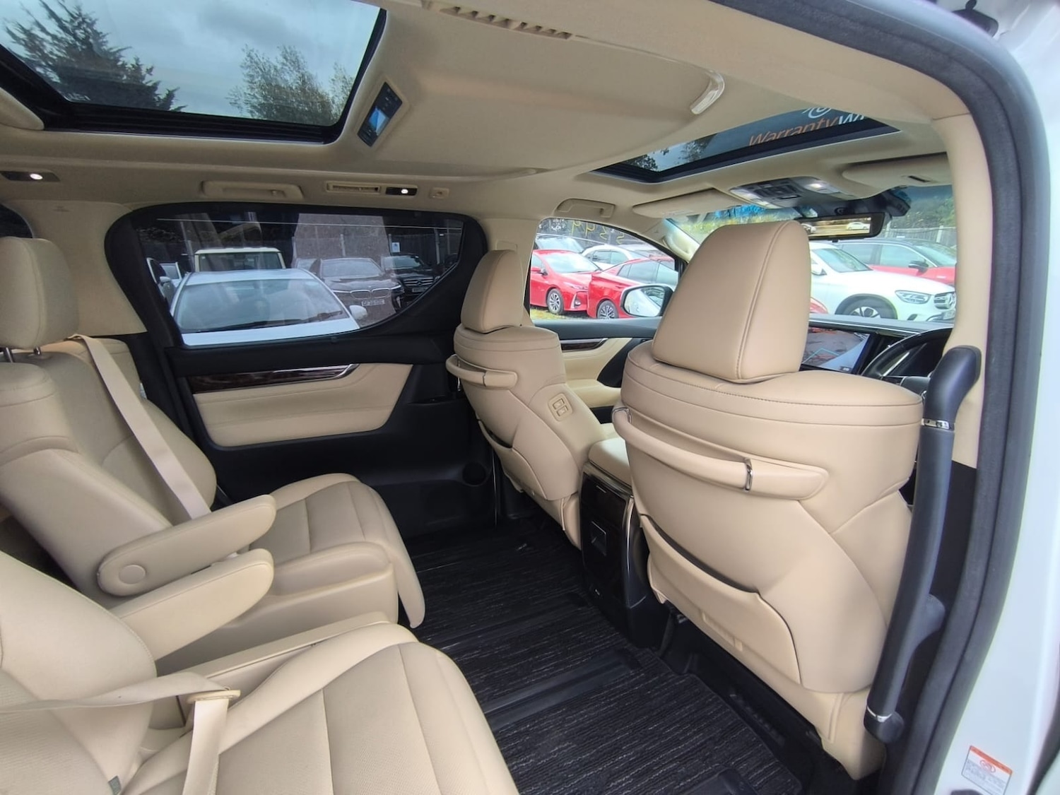 Used Toyota Alphard 2019 for sale - 76490499: Photo 12