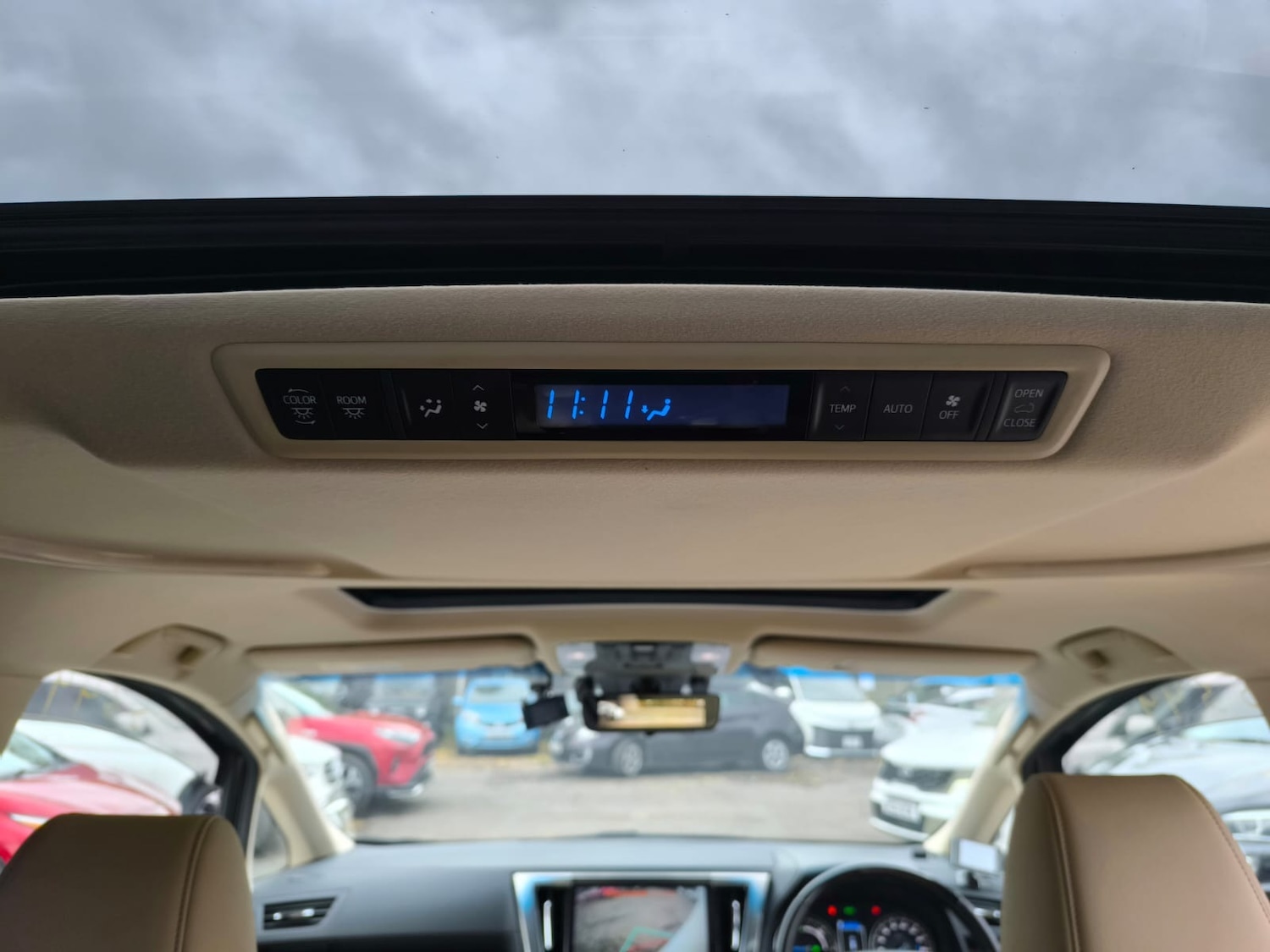 Used Toyota Alphard 2019 for sale - 76490499: Photo 32