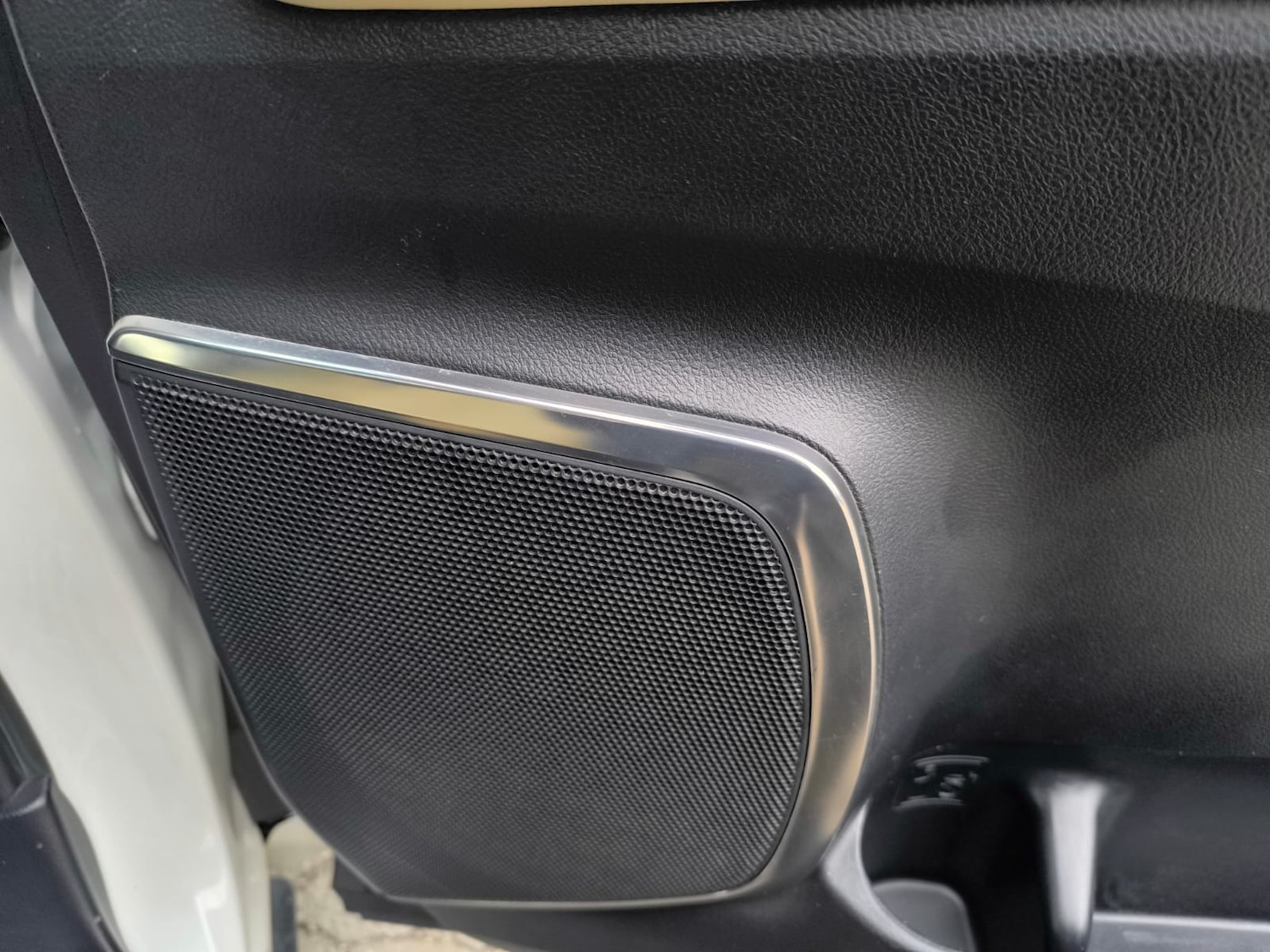 Used Toyota Alphard 2019 for sale - 76490499: Photo 42