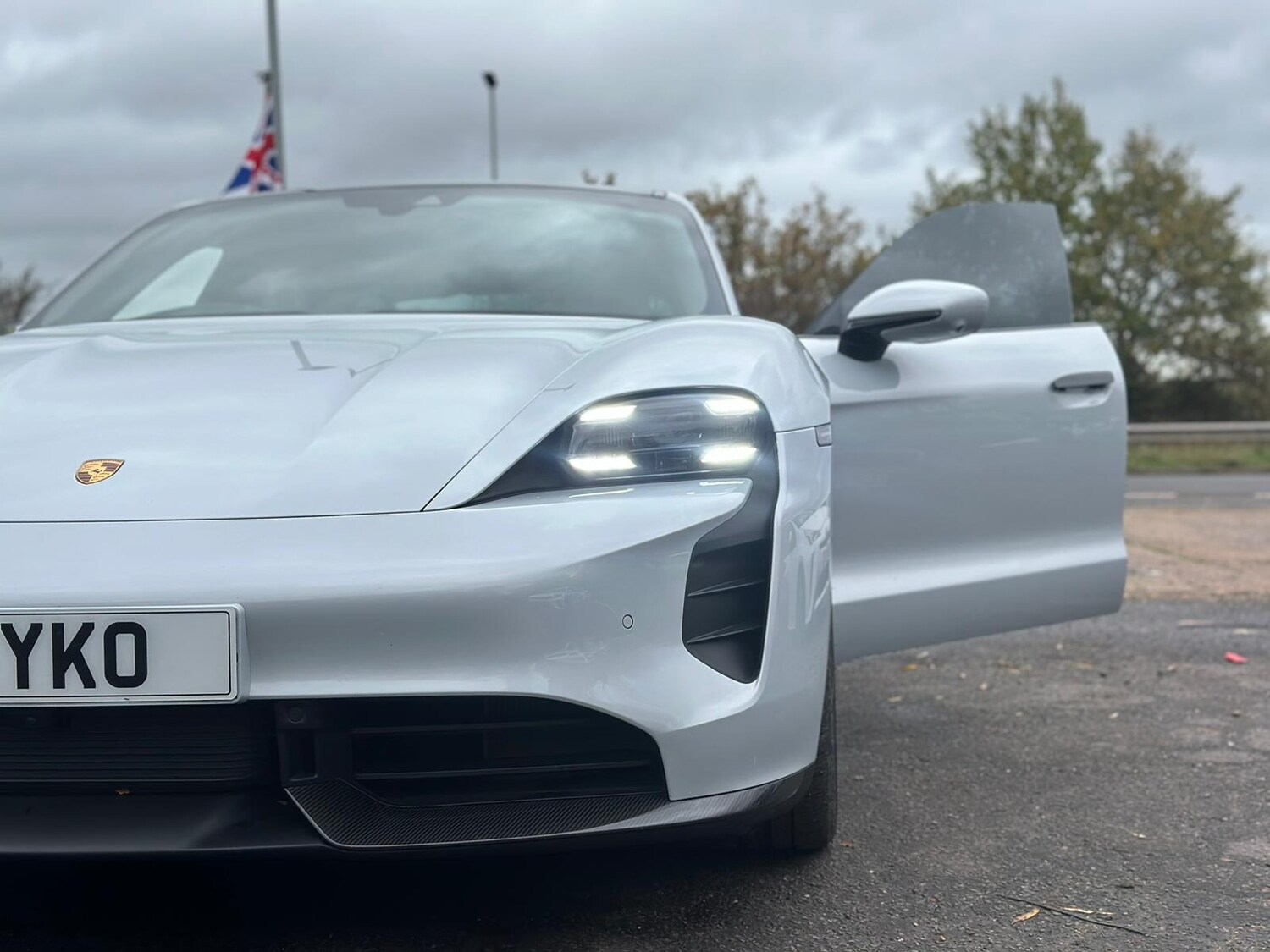 Used Porsche Taycan 2022 for sale - 76553927: Photo 12