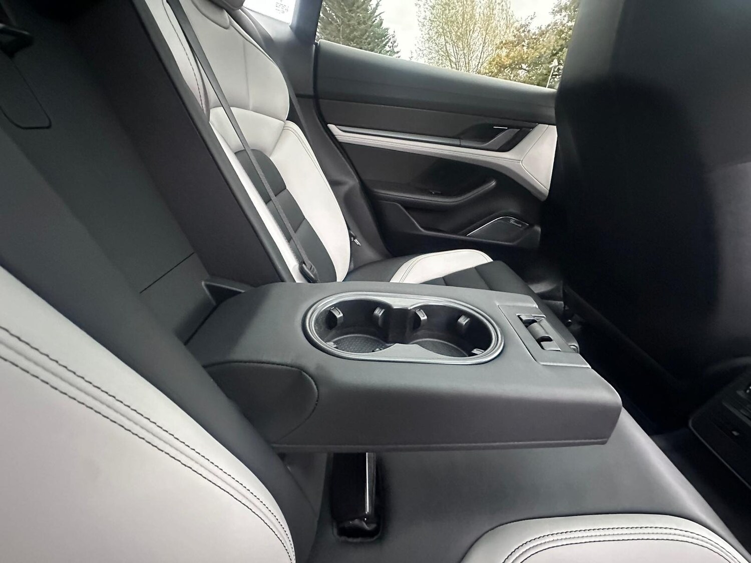 Used Porsche Taycan 2022 for sale - 76553927: Photo 33