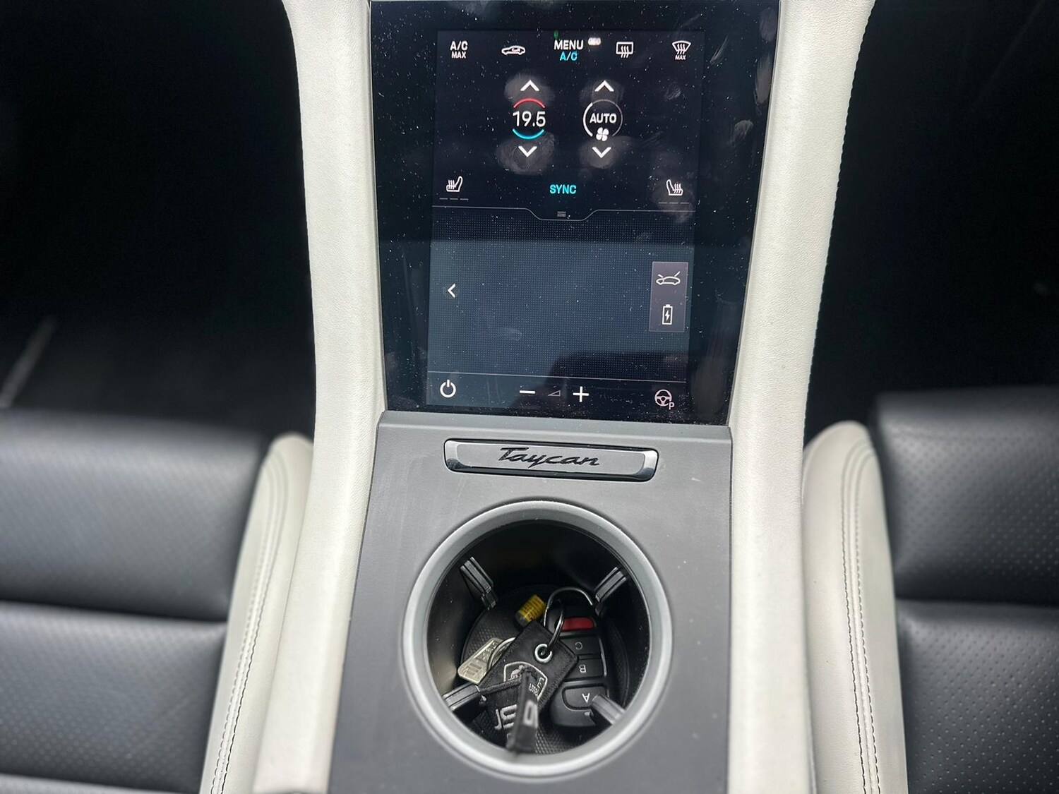 Used Porsche Taycan 2022 for sale - 76553927: Photo 47