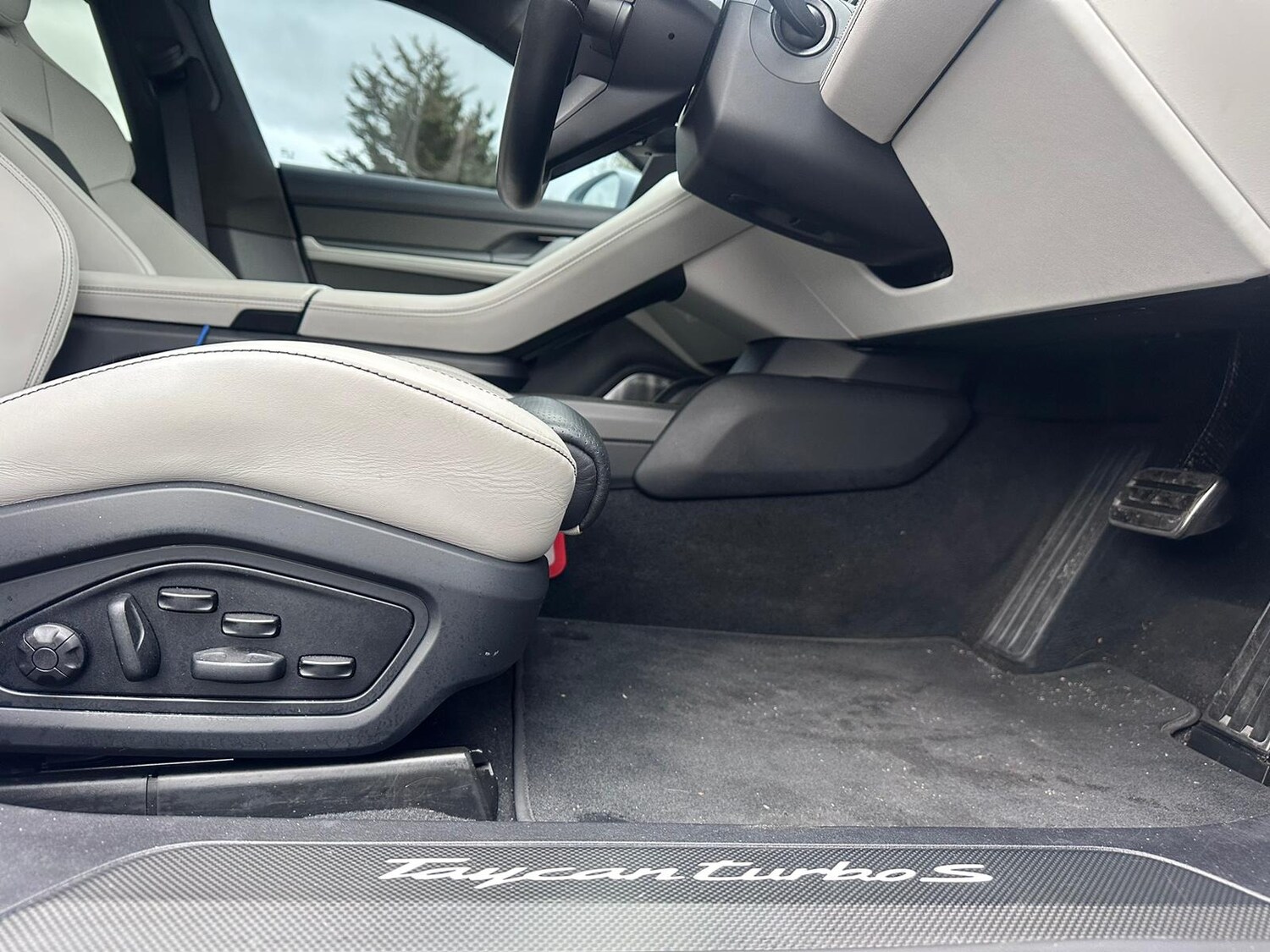 Used Porsche Taycan 2022 for sale - 76553927: Photo 55