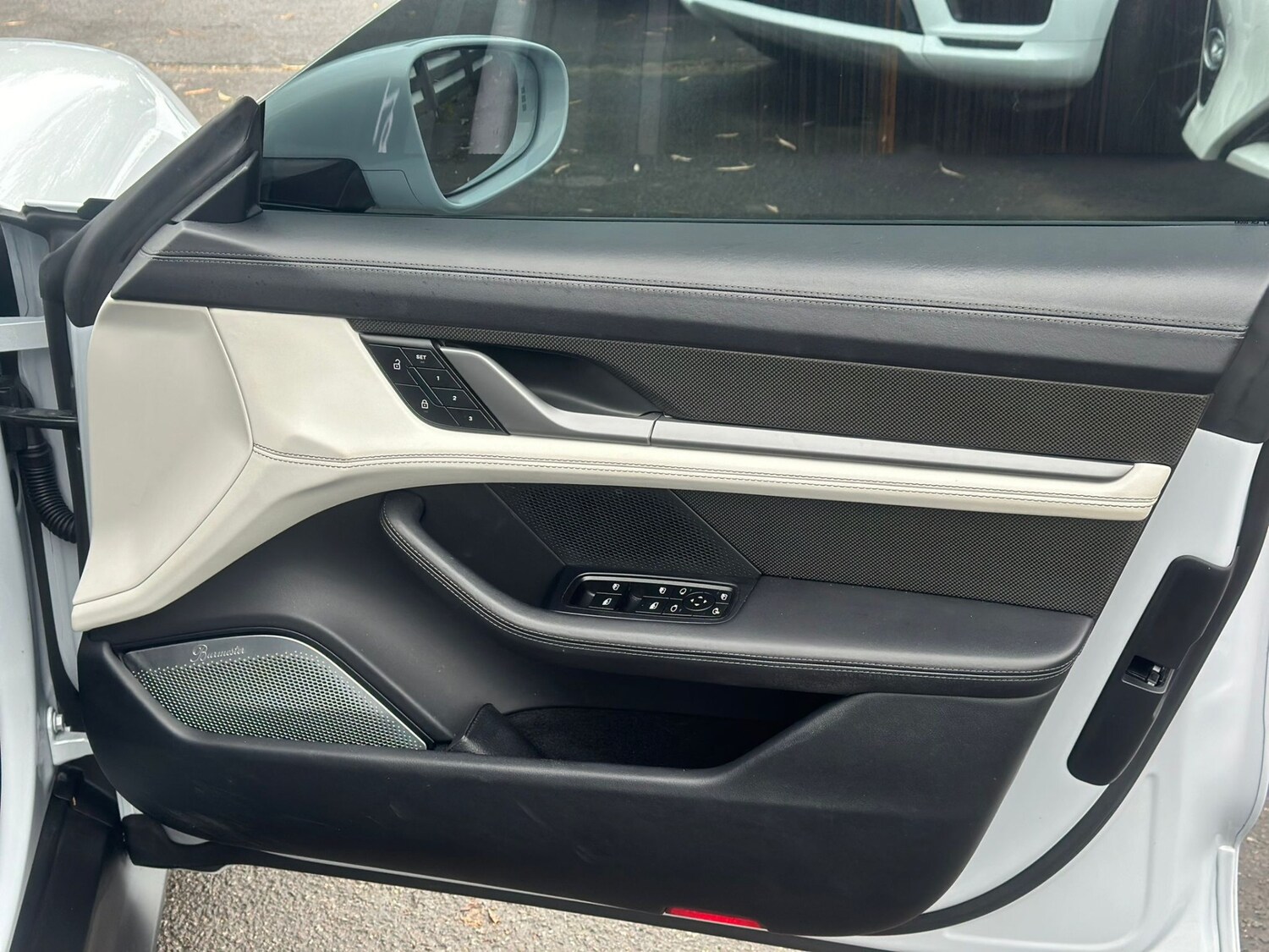 Used Porsche Taycan 2022 for sale - 76553927: Photo 59