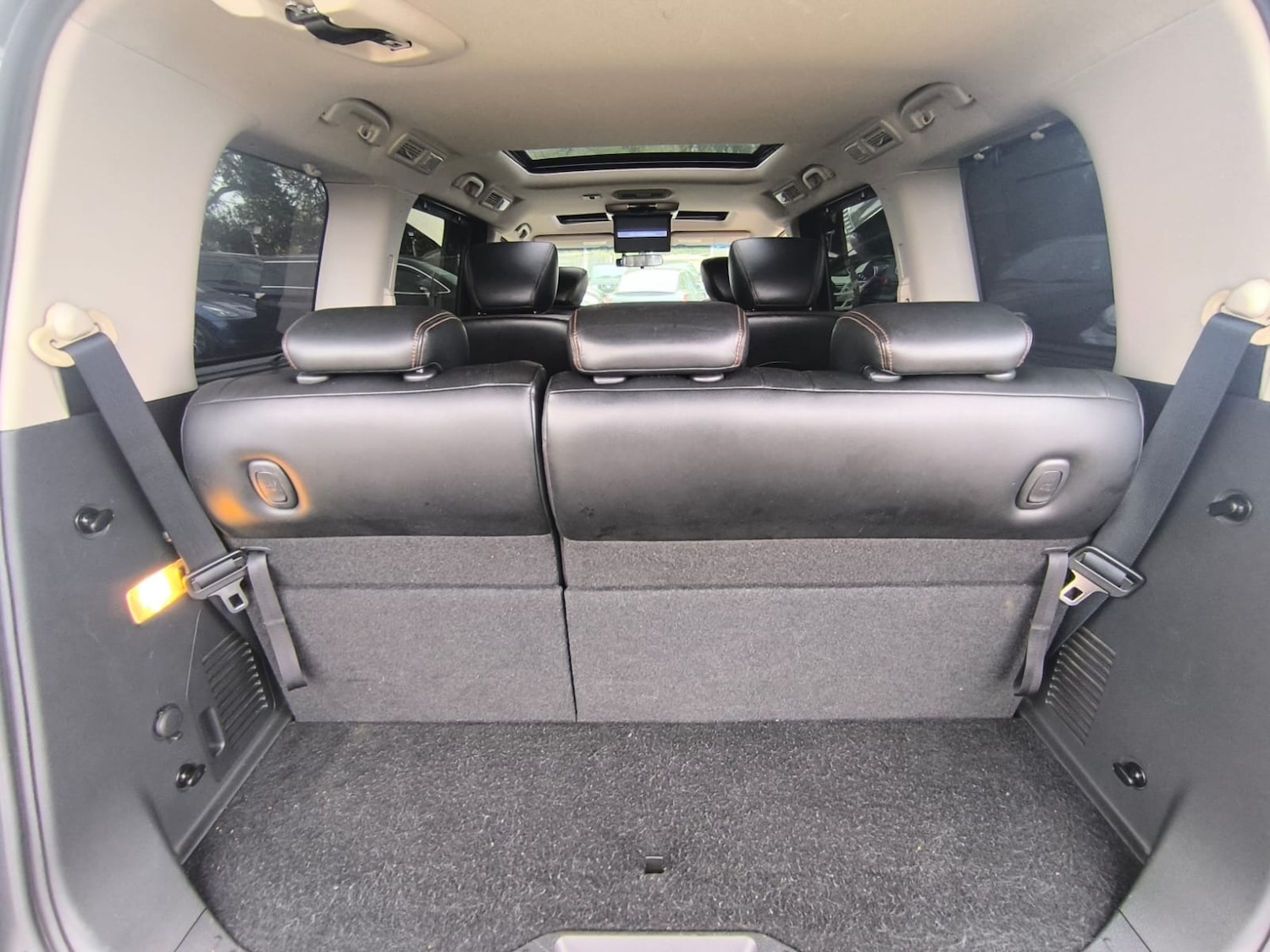 Used Nissan Elgrand 2012 for sale - 76287400: Photo 22