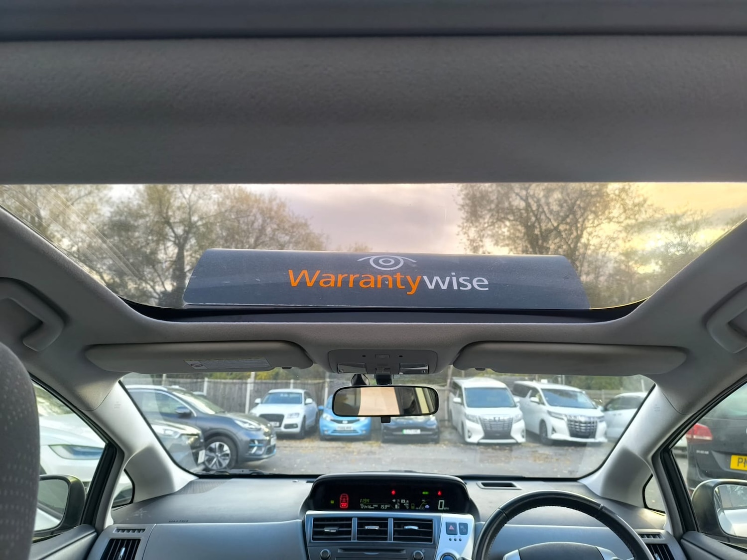 Used Toyota Prius+ 2012 for sale - 76492325: Photo 10