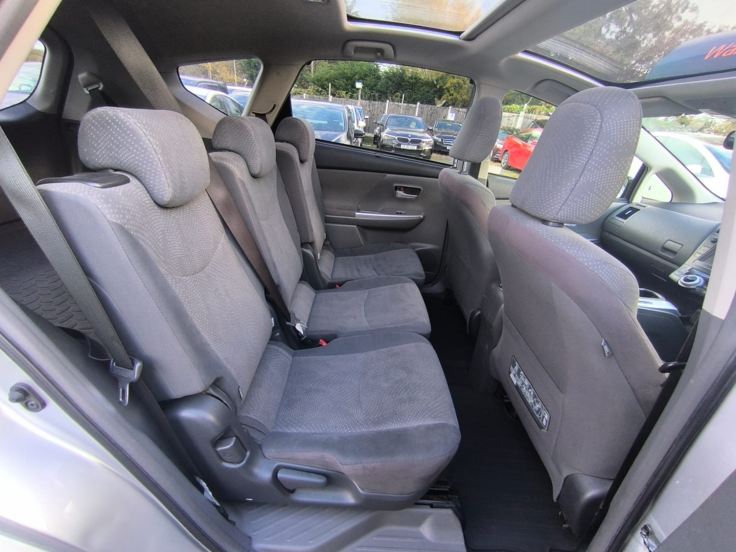 Used Toyota Prius+ 2012 for sale - 76492325: Photo 11