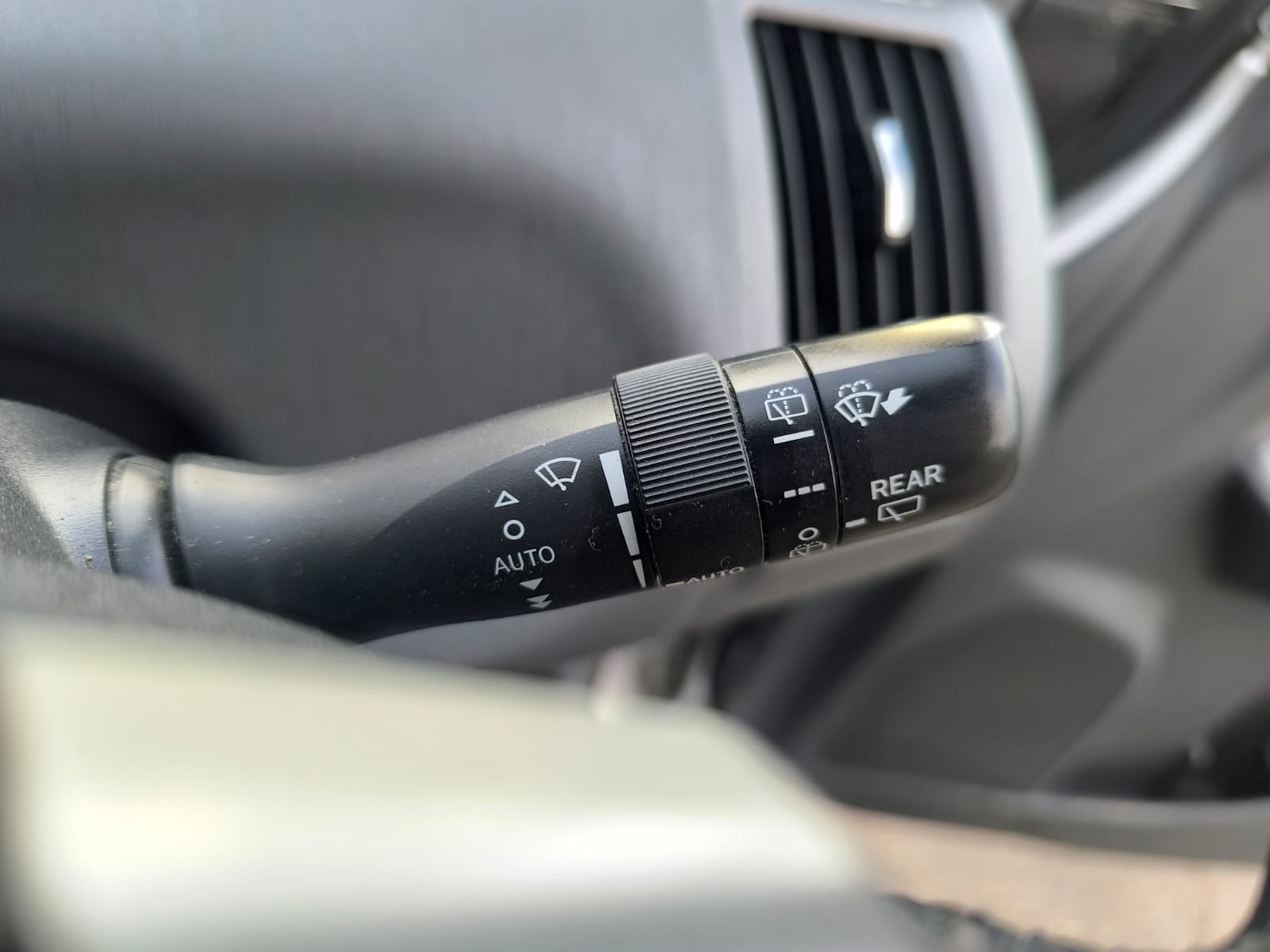 Used Toyota Prius+ 2012 for sale - 76492325: Photo 23