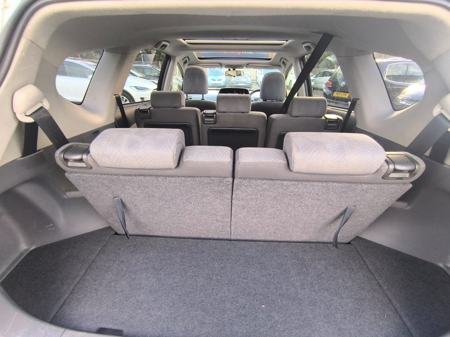 Used Toyota Prius+ 2012 for sale - 76492325: Photo 28