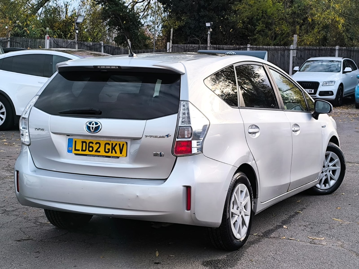 Used Toyota Prius+ 2012 for sale - 76492325: Photo 3