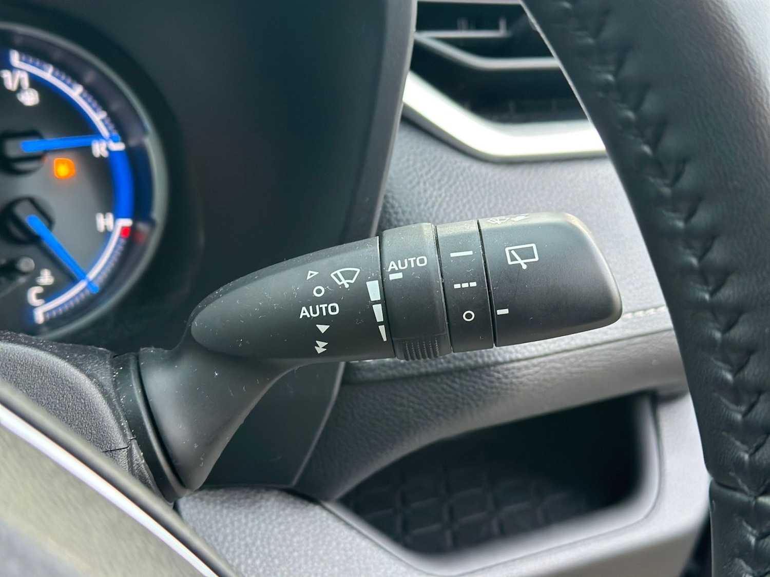 Used Toyota RAV4 2022 for sale - 77135920: Photo 32