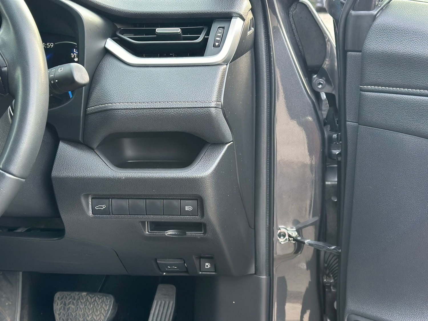 Used Toyota RAV4 2022 for sale - 77135920: Photo 42