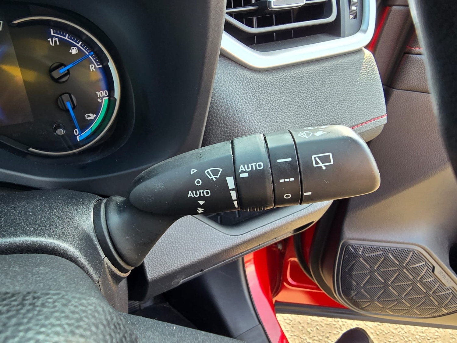 Used Toyota RAV4 2021 for sale - 76957440: Photo 29