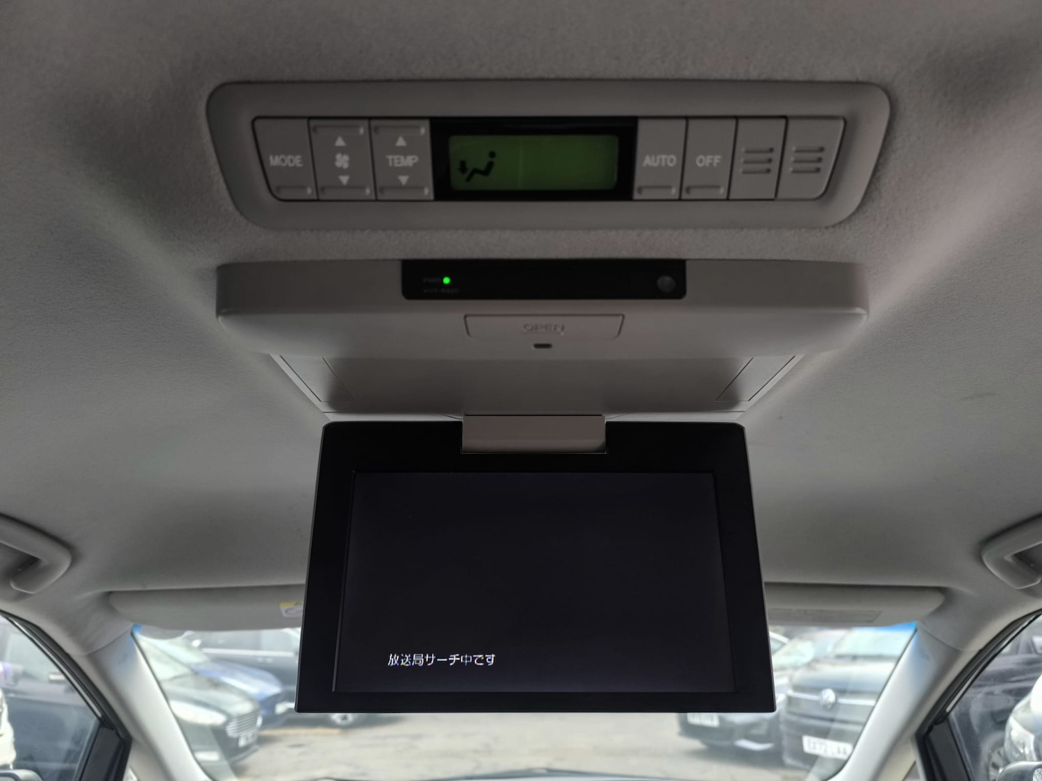 Used Toyota Estima 2015 for sale - 77195623: Photo 24