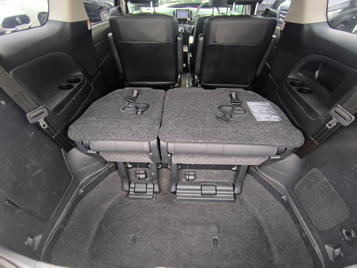 Used Toyota Estima 2015 for sale - 77195623: Photo 39