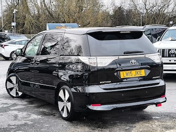 Used Toyota Estima 2015 for sale - 77195623: Photo