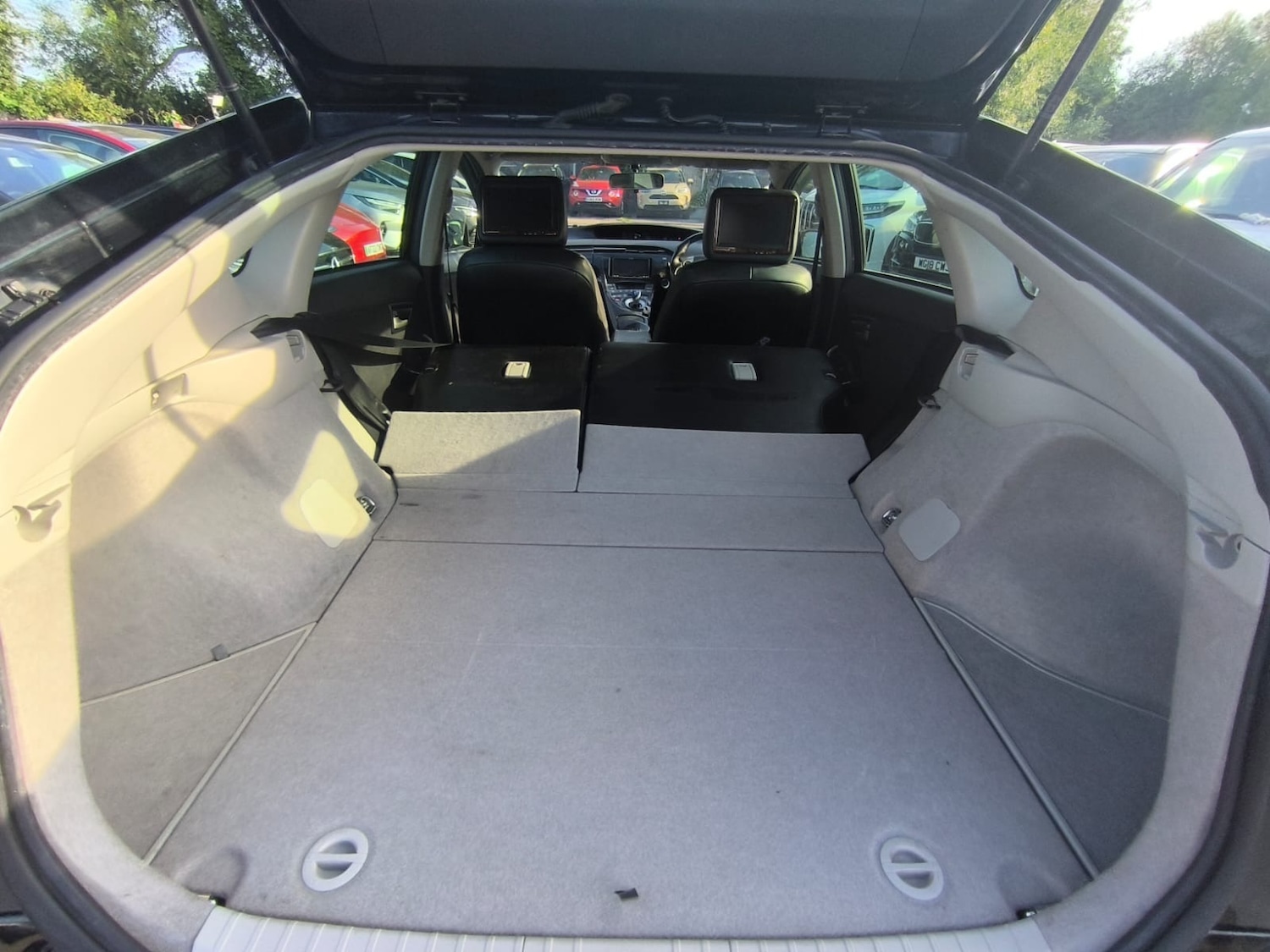 Vehicle 33