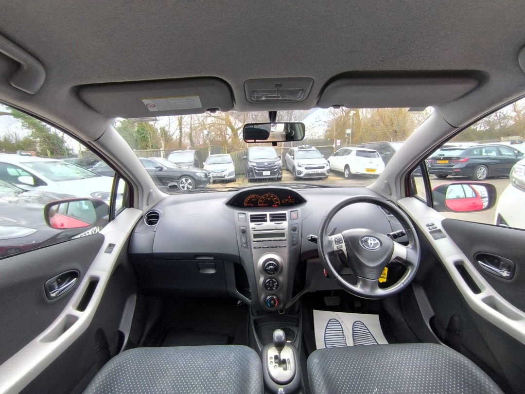 Used Toyota Yaris 2010 for sale - 77687944: Photo 14