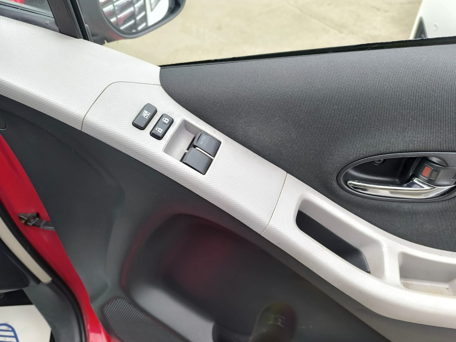 Used Toyota Yaris 2010 for sale - 77687944: Photo 27