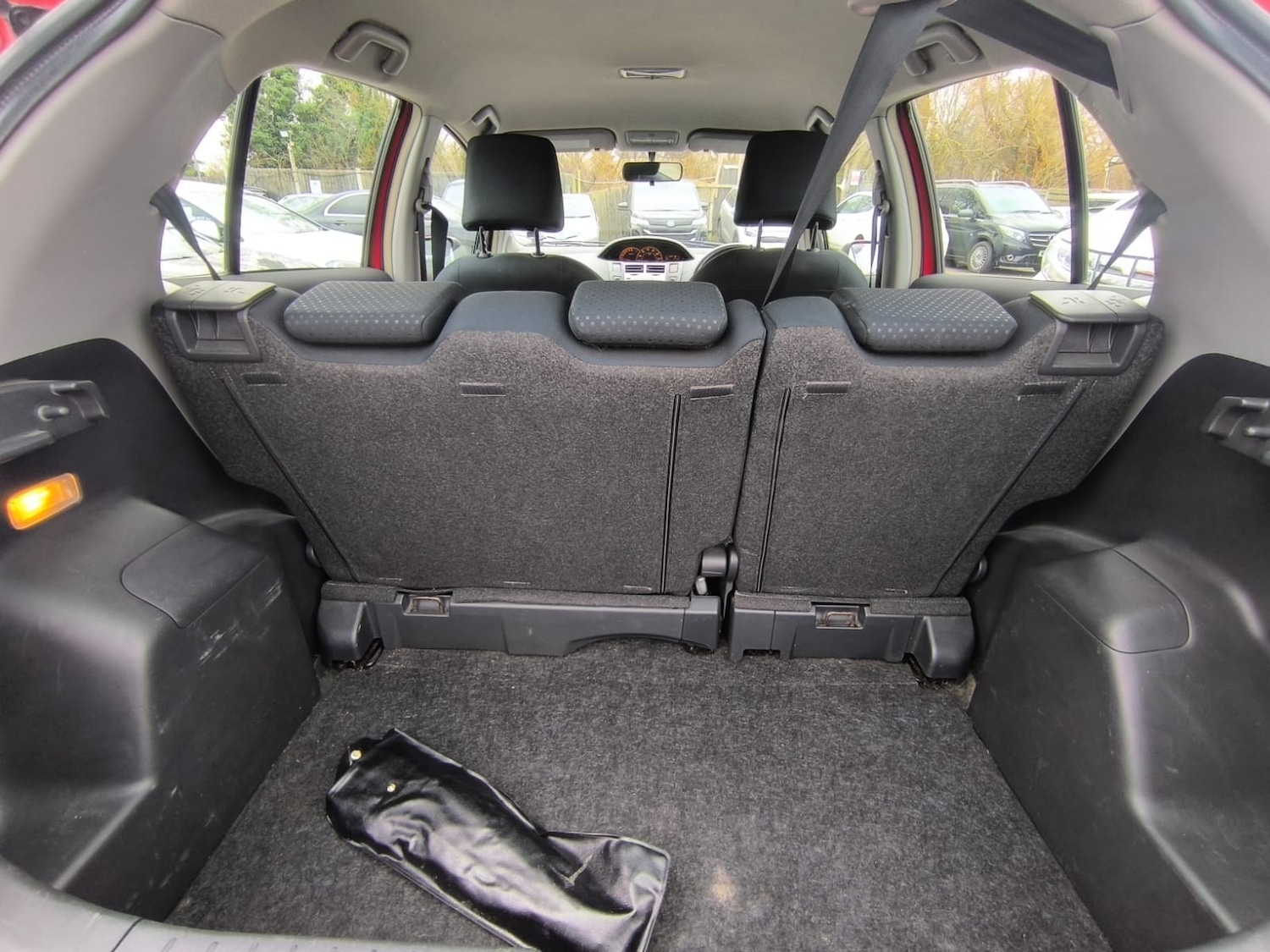 Used Toyota Yaris 2010 for sale - 77687944: Photo 29