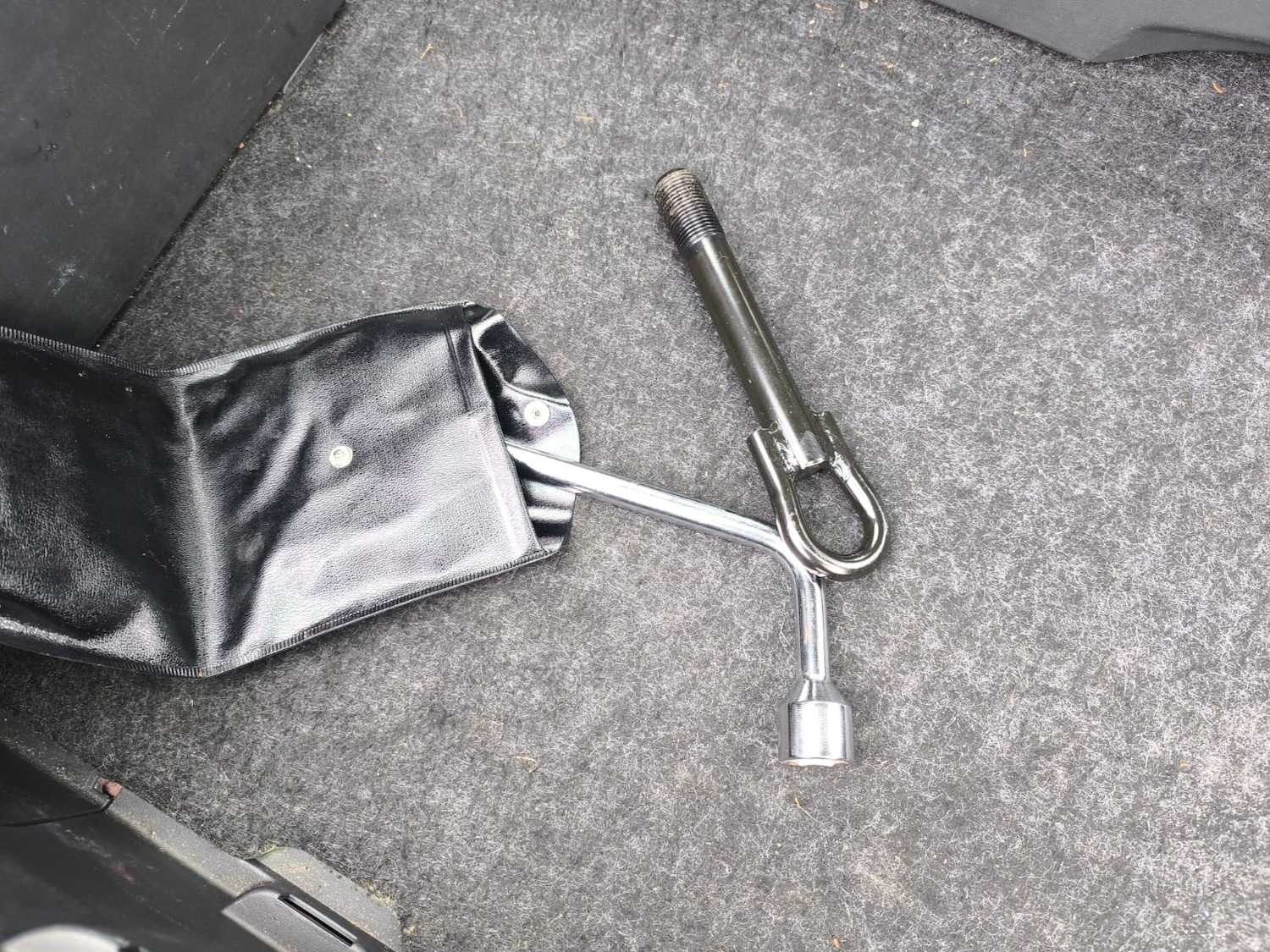 Used Toyota Yaris 2010 for sale - 77687944: Photo 31