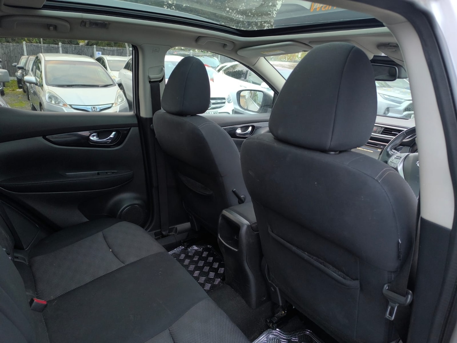 Used Nissan Qashqai 2015 for sale - 76477575: Photo 12