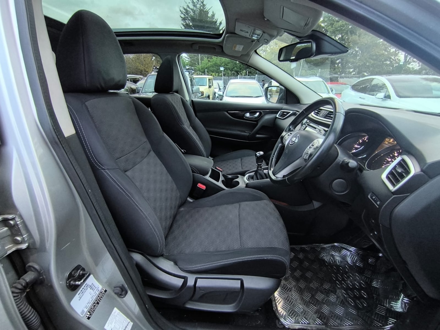 Used Nissan Qashqai 2015 for sale - 76477575: Photo 9